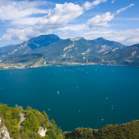 Tour on lake Garda in every season